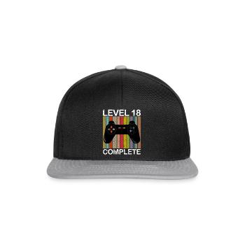 Level 18 Complete - 18. Geburtstag Gamer - Snapback Cap - Schwarz/Grau - Vorne