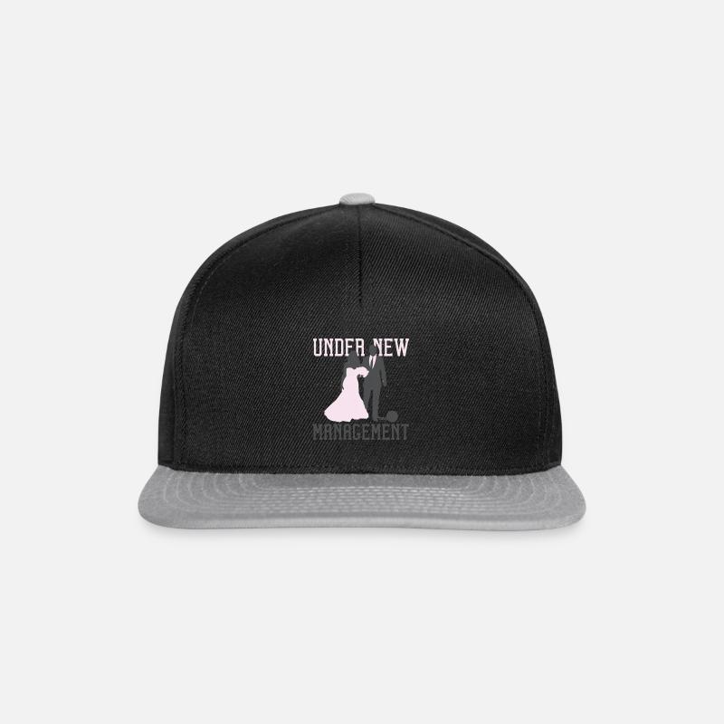 Under new Management - Snapback Cap - Schwarz/Grau