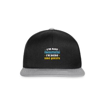Ich zögere nicht, ich mache Nebenaufgaben - Snapback Cap - Schwarz/Grau - Vorne