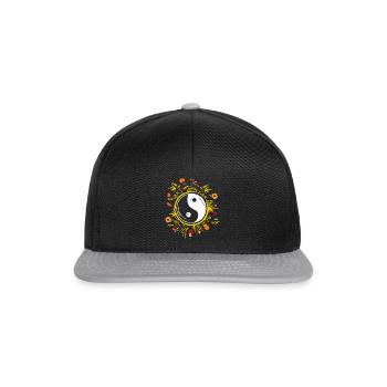 Joli Qi Gong shirt avec Yin Yang signes et Blu - Casquette snapback - noir/gris - Devant