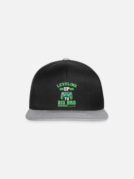 Leveling Up To Big Bro Geschenk - Snapback Cap - Schwarz/Grau