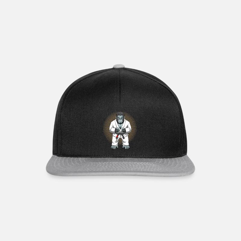 Gorilla im BJJ Gi - Jiu Jitsu - Snapback Cap - Schwarz/Grau