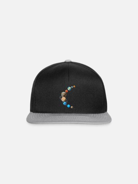Sonnensystem in Sichelform - Snapback Cap - Schwarz/Grau