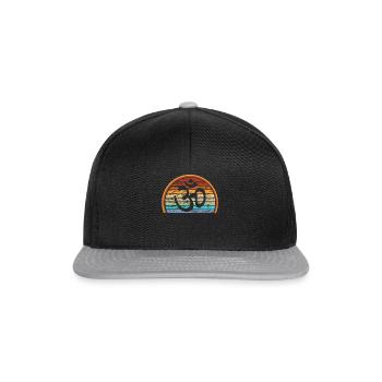 OM Symbol Spiritualität Aufgehende Sonne - Snapback Cap - Schwarz/Grau - Vorne