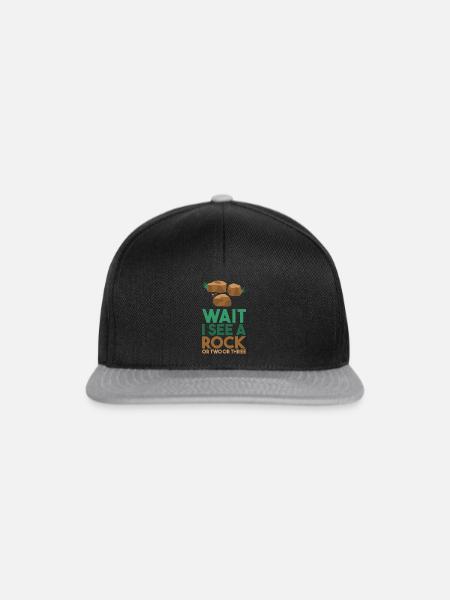 Wait I See A Rock - Snapback Cap - Schwarz/Grau