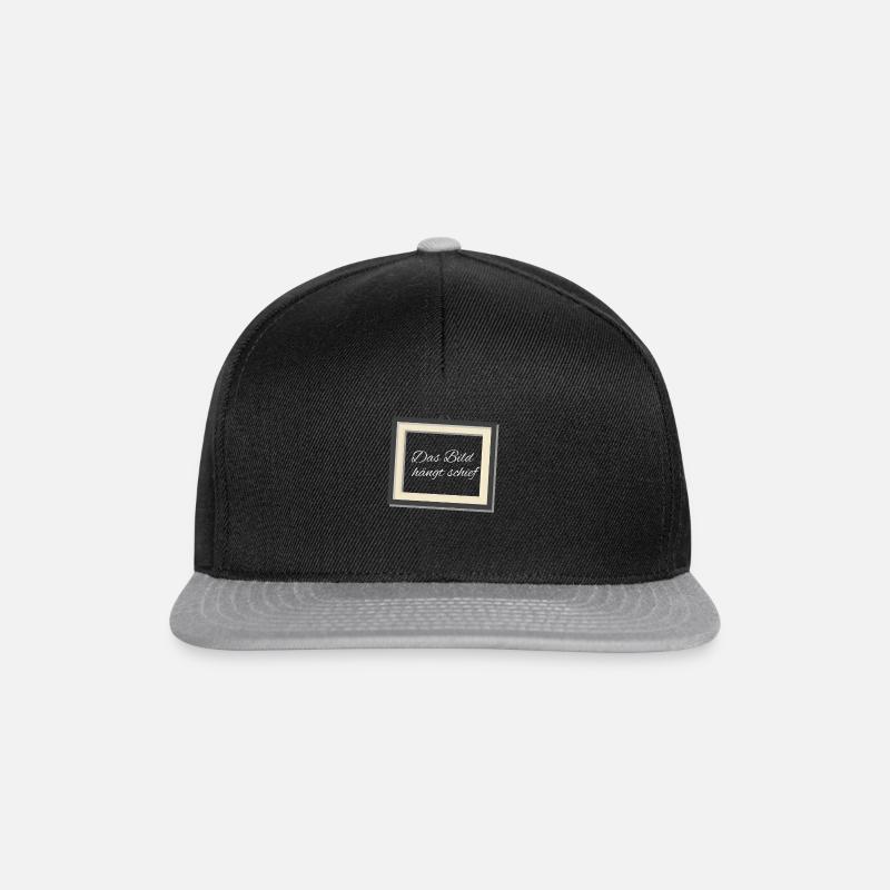 Das Bild hängt schief - Snapback Cap - Schwarz/Grau