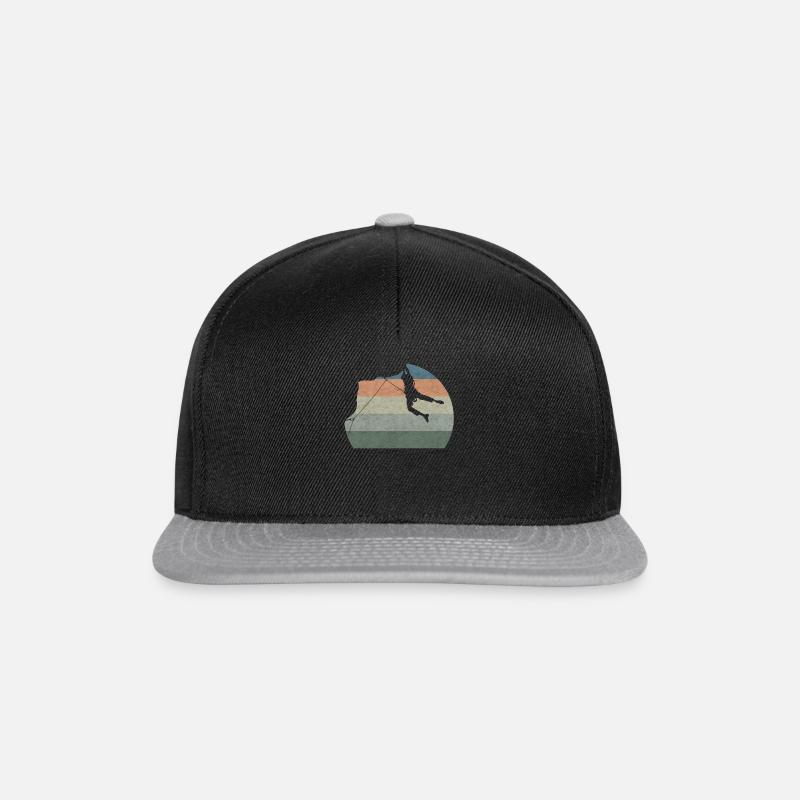 Vintage climber boulderer mountaineer climbing - Snapback Cap - black/grey