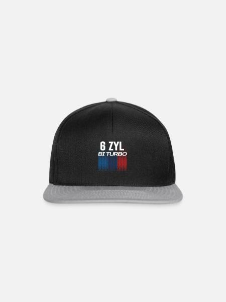 6 Zylinder Motor mit Turbo 6 Zylinder Fahrer - Snapback Cap - Schwarz/Grau