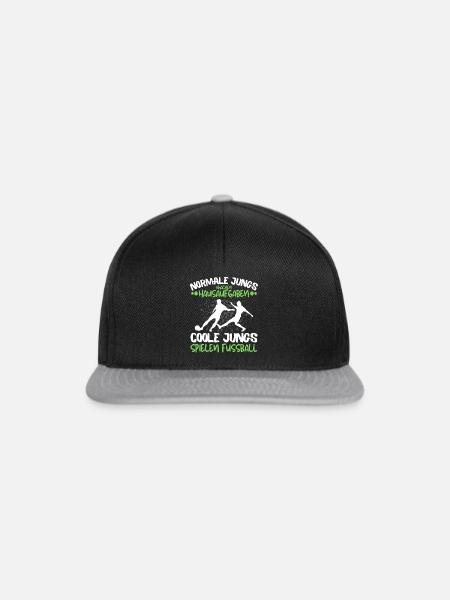 Coole Jungs spielen Fusball - Fussballer Jungs - Snapback Cap - Schwarz/Grau