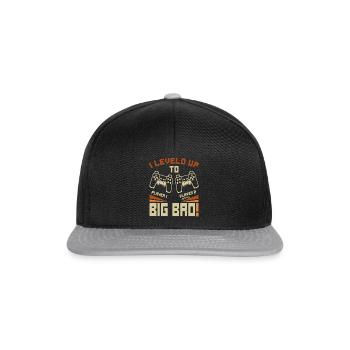 I Leveled Up To Big Bro - Neuer Gaming Bruder - Snapback Cap - Schwarz/Grau - Vorne