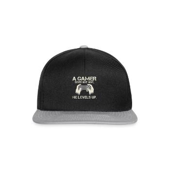 A gamer does not age he levels up lustiges Gaming - Snapback Cap - Schwarz/Grau - Vorne