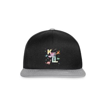 KJELL - Beautiful boy name with cute dinosaurs - Snapback Cap - black/grey - Front