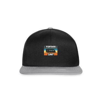 Campingwagen Camping Jahrgang 1967 Geburtstags - Snapback Cap - Schwarz/Grau - Vorne