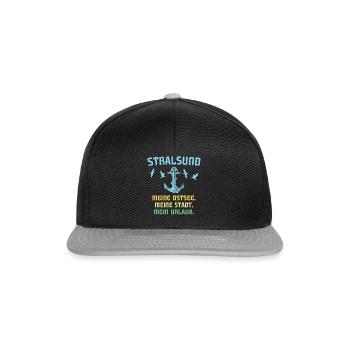 Urlaub Stralsund Ostsee - Snapback Cap - Schwarz/Grau - Vorne