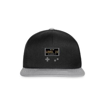 Level 22 freigeschaltet! Gamer Spieler Zocker - Snapback Cap - Schwarz/Grau - Vorne
