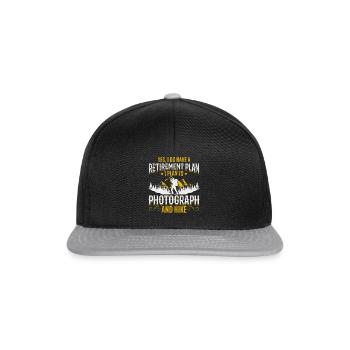 Photo Épargne retraite Photographie Photographe de randonnée - Casquette snapback - noir/gris - Devant