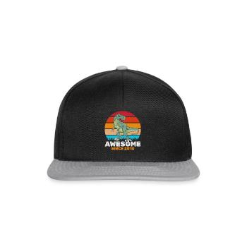 Fantastisch seit 2010 Dinosaurier-Liebhaber Dino - Snapback Cap - Schwarz/Grau - Vorne
