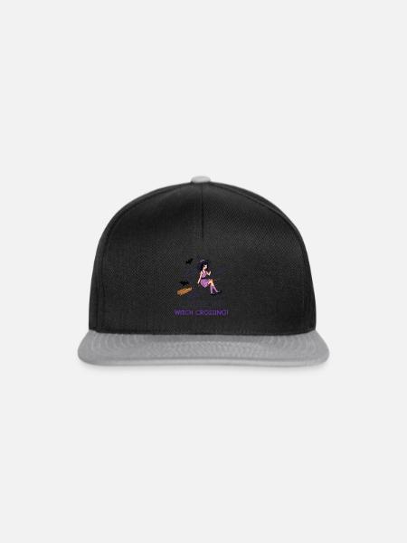 Caution! Witch Crossing! - Snapback Cap - Schwarz/Grau