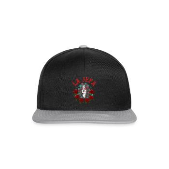 La Jefa - die Chefin - the Boss - Snapback Cap - Schwarz/Grau - Vorne