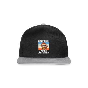 Orang-Utan Affe Lustiger Affe - Käffchen für's A - Snapback Cap - Schwarz/Grau - Vorne