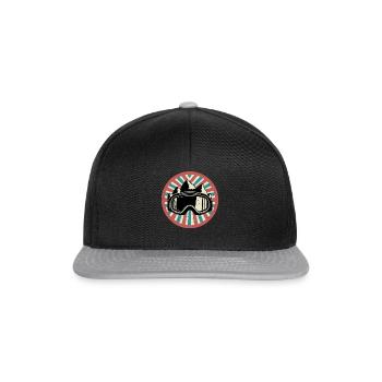 Ski goggles with mountains and vintage background - Snapback Cap - black/grey - Front
