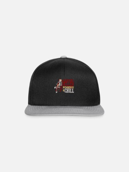 Serial Killer Documentaties and Chill - Snapback Cap - Schwarz/Grau