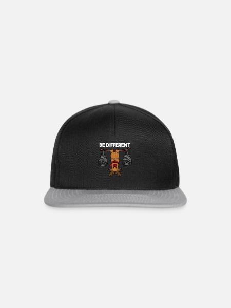 Be Different Rentier Fledermaus - Snapback Cap - Schwarz/Grau