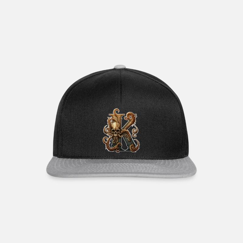 Buchstabe k - Snapback Cap - Schwarz/Grau