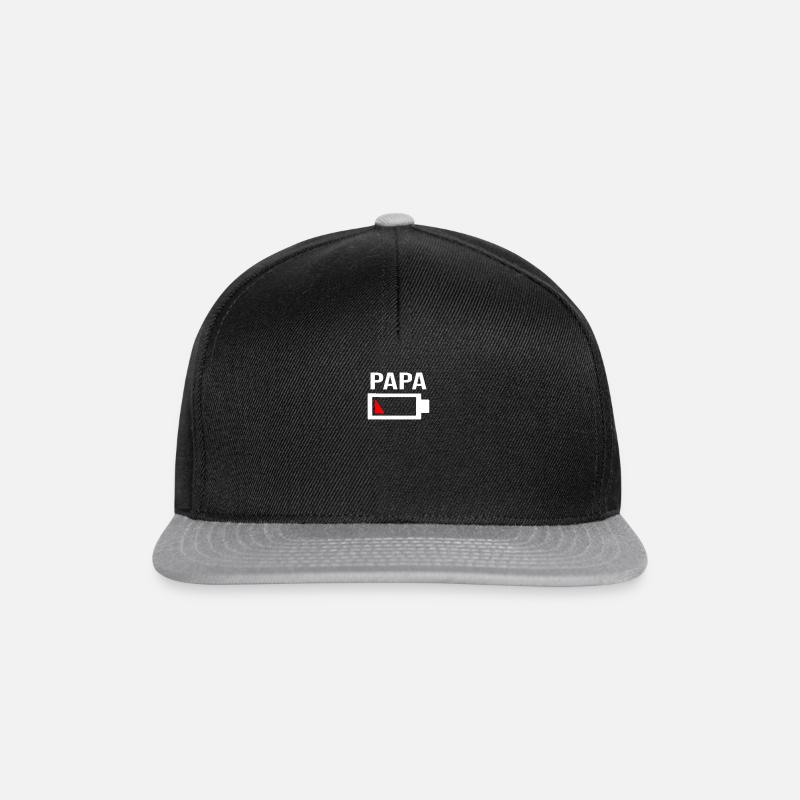 Papa ist müde & der Akku ist leer - Snapback Cap - Schwarz/Grau