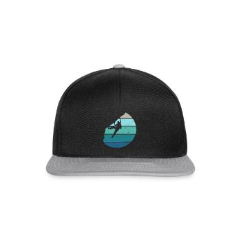 Klettern vor Vintage Sunset Hintergrund - Snapback Cap - Schwarz/Grau - Vorne
