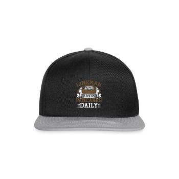 Lineman Serving Pancakes Daily American Football - Snapback Cap - Schwarz/Grau - Vorne