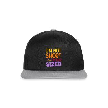 Je ne suis pas petit je suis de taille amusante - Casquette snapback - noir/gris - Devant