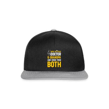 J’ai deux titres Docteur et Grand-père et je les berce - Casquette snapback - noir/gris - Devant