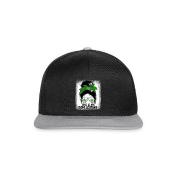C’est mon costume Dop chignon désordonné dames marihua - Casquette snapback - noir/gris - Devant