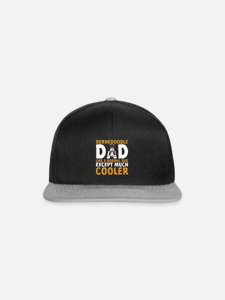 Bernedoodle Hund - Snapback Cap - Schwarz/Grau