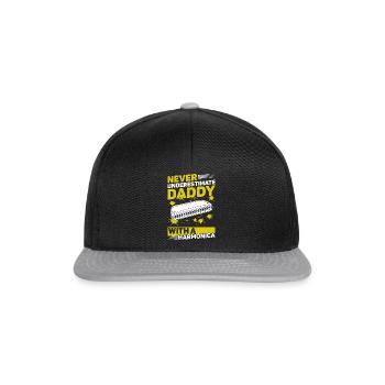Never Underestimate Daddy With A Harmonica Musicia - Snapback Cap - Schwarz/Grau - Vorne