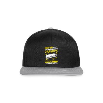 Ne sous-estimez jamais grand-père avec une musique d’harmonica - Casquette snapback - noir/gris - Devant