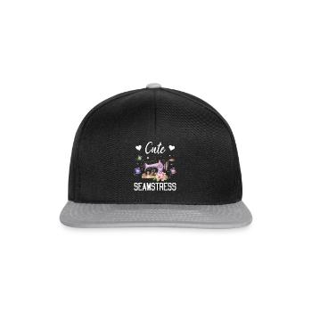 Sewing Lover Sewing Girl - Cute seamstress - Snapback Cap - Schwarz/Grau - Vorne