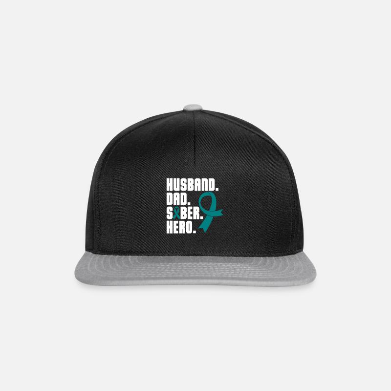 Husband Dad Sober Hero Addiction Recovery - Snapback Cap - Schwarz/Grau