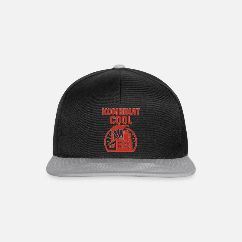 Kombinat Cool 2 - Snapback Cap - Schwarz/Grau