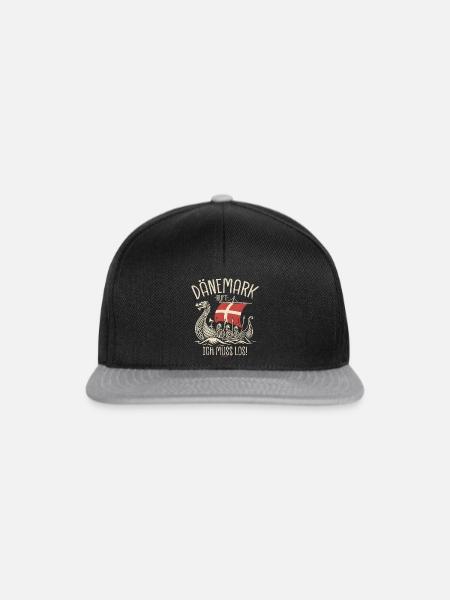 Dänemark ruft ich muss los Spruch - Snapback Cap - Schwarz/Grau