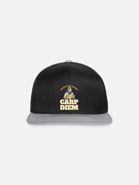 Karpfenangler lustig - Nutze die Nacht - Snapback Cap - Schwarz/Grau