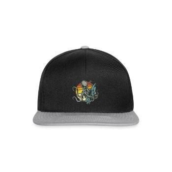 Retro Vintage Oktopus Surfer Style Outfit - Snapback Cap - Schwarz/Grau - Vorne