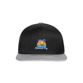 I Need To Be Seahabilitated Waimanalo Bay Summer - Snapback Cap - Schwarz/Grau - Vorne