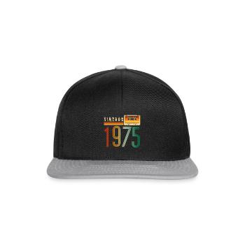 Jahr 1975 Old School Kassette Musik Retro - Snapback Cap - Schwarz/Grau - Vorne