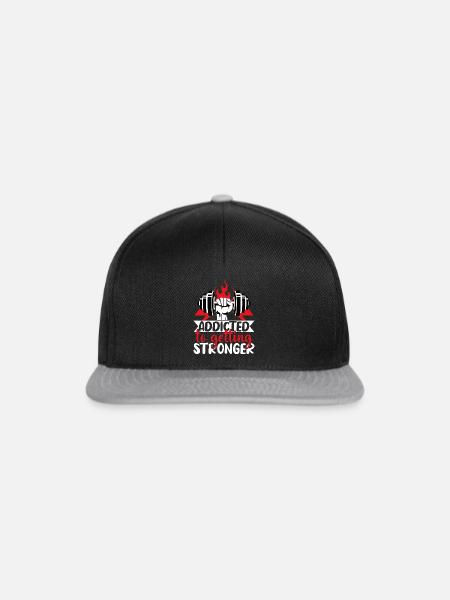 Addicted to getting stronger - Snapback Cap - Schwarz/Grau