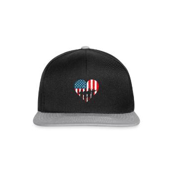 US Flag Heart Soldiers - Patriotische Veteranen - Snapback Cap - Schwarz/Grau - Vorne