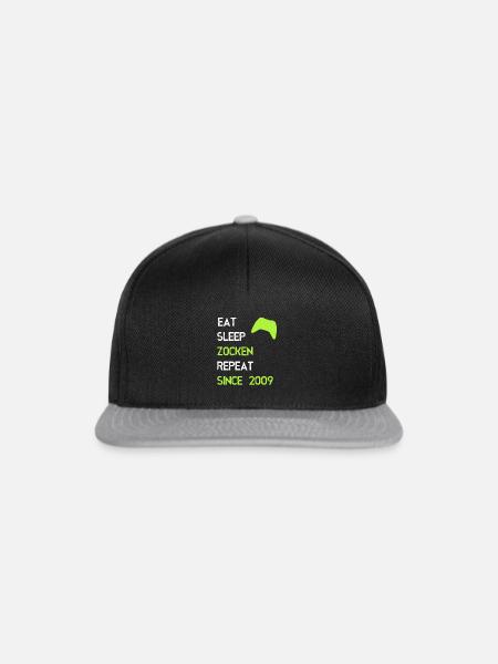 Eat Sleep Zocken Repeat seit 2009 - Snapback Cap - Schwarz/Grau