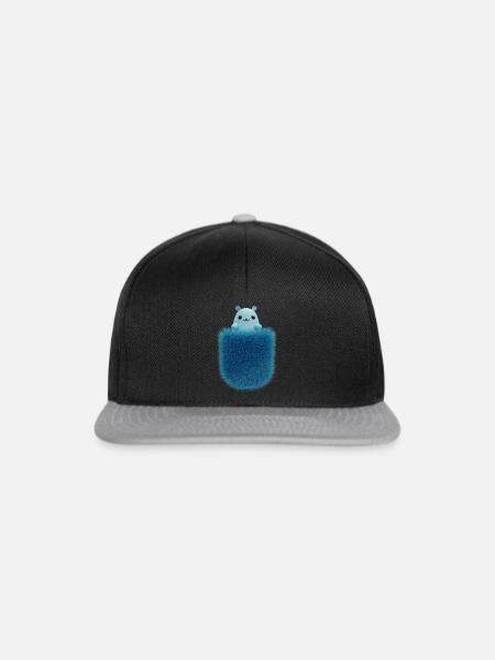 Flauschige Brusttasche mit Spielzeugtier - Snapback Cap - Schwarz/Grau