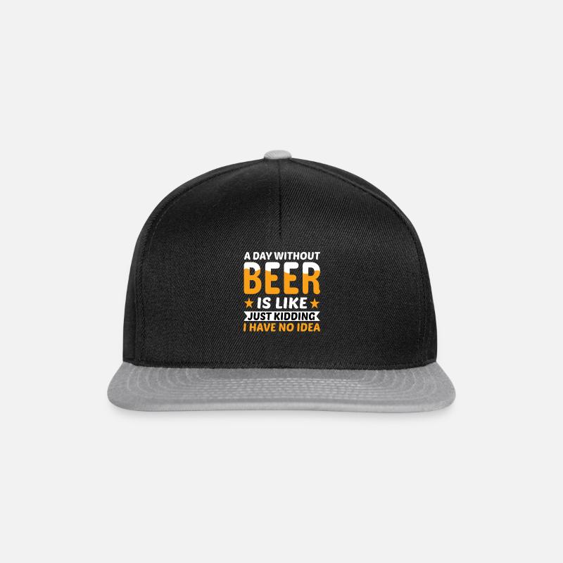 A day without beer just kidding - Snapback Cap - Schwarz/Grau